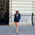 Violeta Magriñán con botas cowboy.