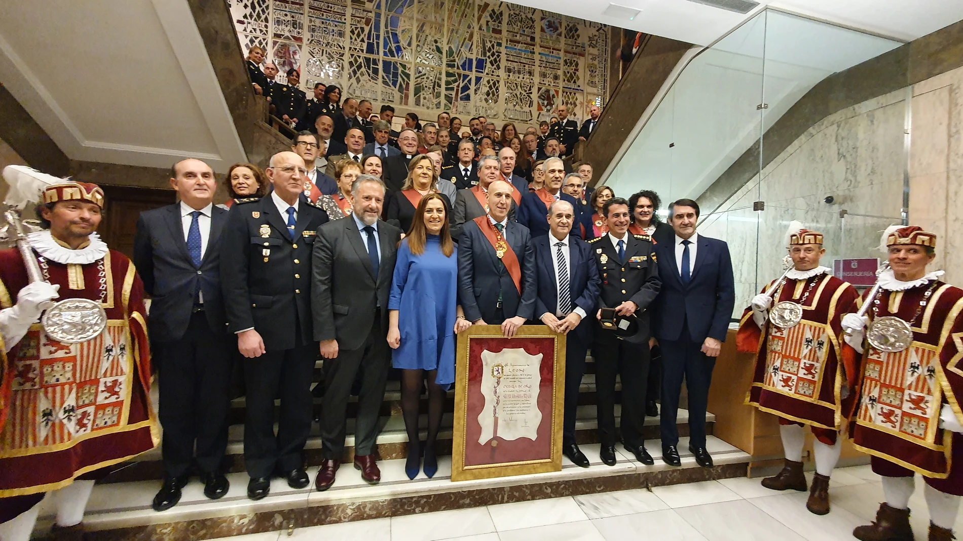 Autoridades presentes en el acto celebrado en León