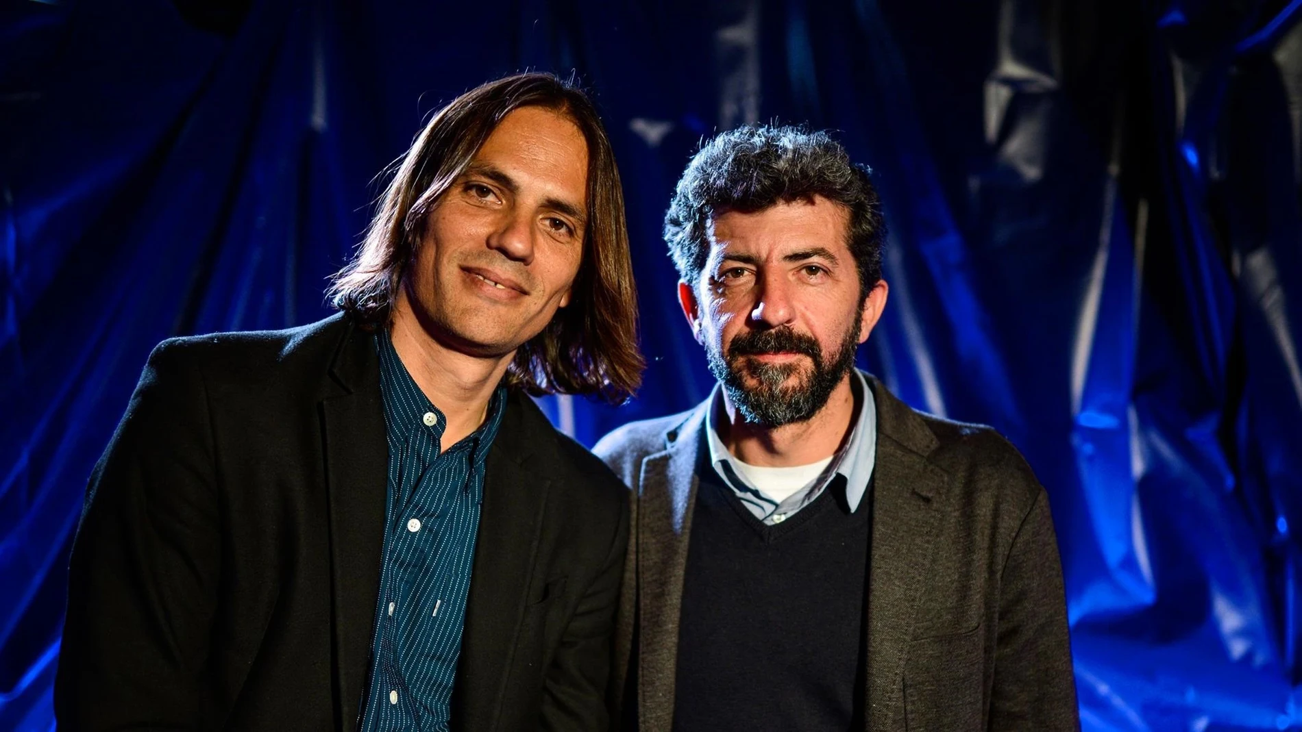 Los cineastas Rafa Cobos y Alberto Rodríguez (de izquierda a derecha)