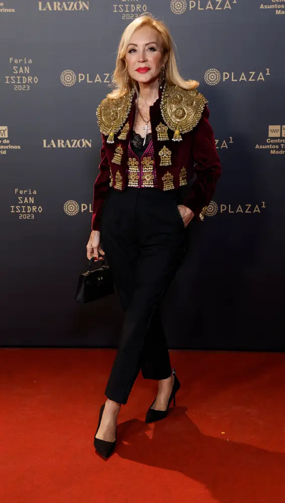 Carmen Lomana vuelve a derrochar elegancia.