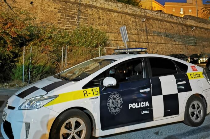 Vehículo de la Policía Local de Cádiz. POLICÍA LOCAL CÁDIZ (Foto de ARCHIVO)