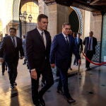 El primer ministro de Marruecos, Aziz Akhannouch, junto a Pedro Sánchez, hoy en Rabat