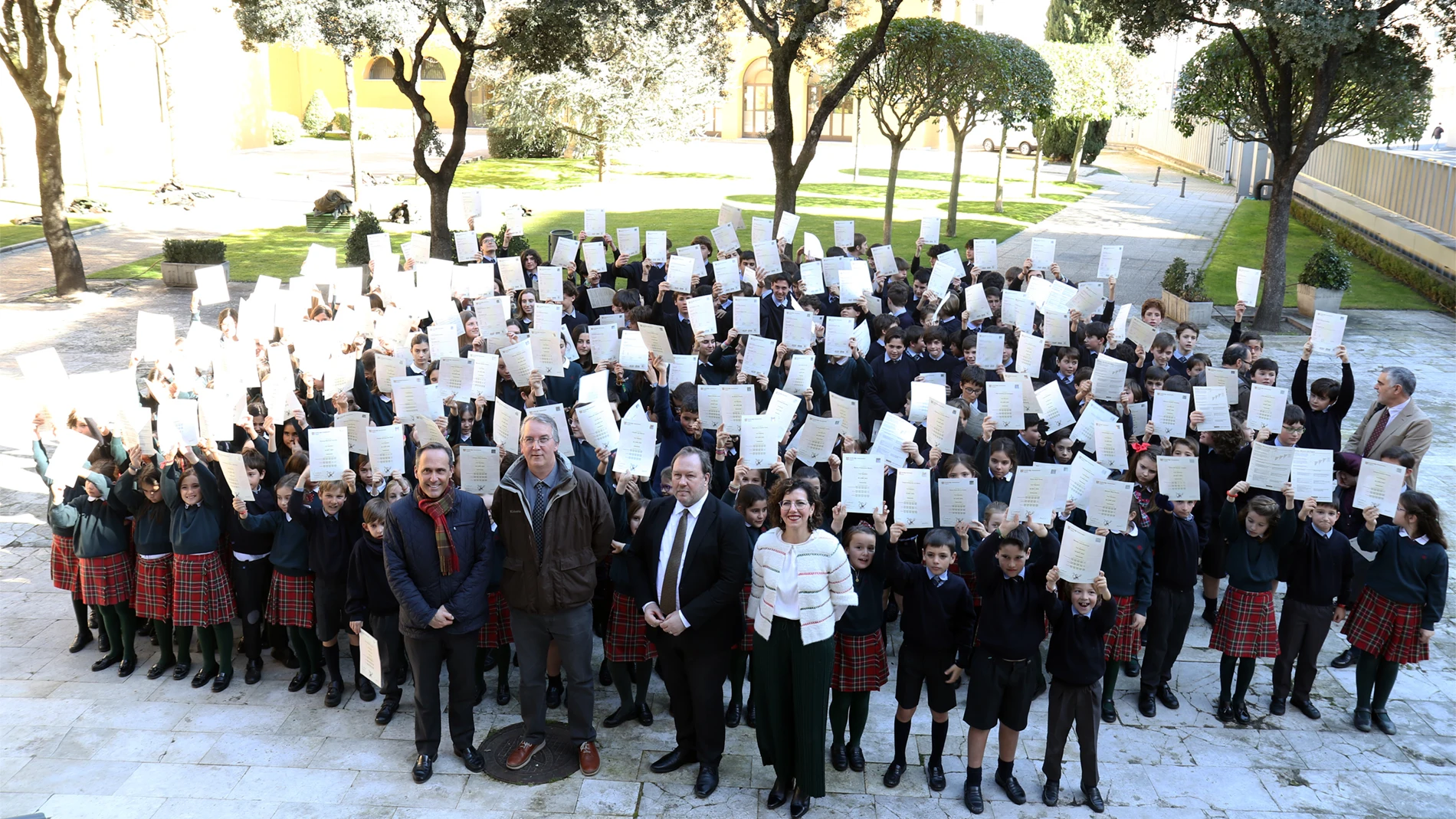 Cambridge entrega 250 diplomas a los Colegios Bilingües Pinoalbar y Peñalba