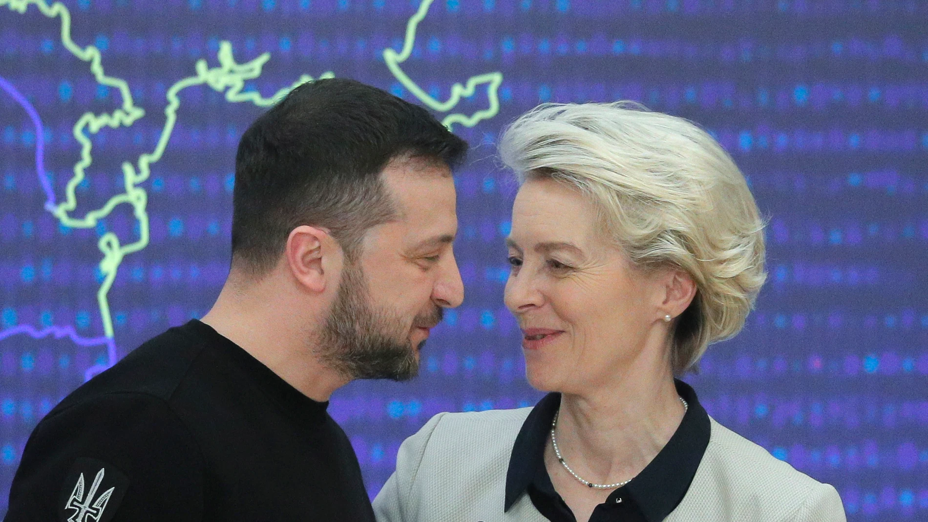 El presidente de Ucrania, Volodimir Zelenski, y la presidenta de la Comisión Europea, Ursula von der Leyen, el viernes en Kyiv