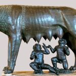 Escultura de bronce conocida como la loba capitolina. Museos Capitolinos, Roma