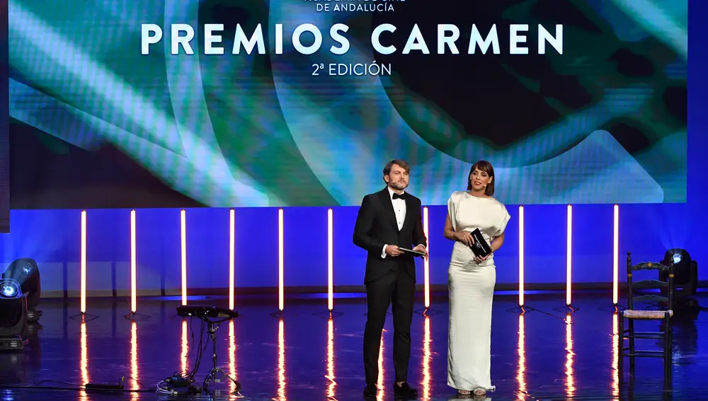 La actriz Belén Cuesta y el actor Salva Reina presentaron la II Gala de los Premios &quot;Carmen&quot; del cine andaluz. EFE/ Carlos Barba