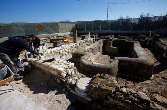 Las excavaciones llevadas a cabo en el yacimiento arqueológico de la villa de Mithra, en Cabra (Córdoba), ha deparado el excepcional hallazgo de un mitreo. EFE/Salas