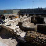 Las excavaciones llevadas a cabo en el yacimiento arqueológico de la villa de Mithra, en Cabra (Córdoba), ha deparado el excepcional hallazgo de un mitreo. EFE/Salas