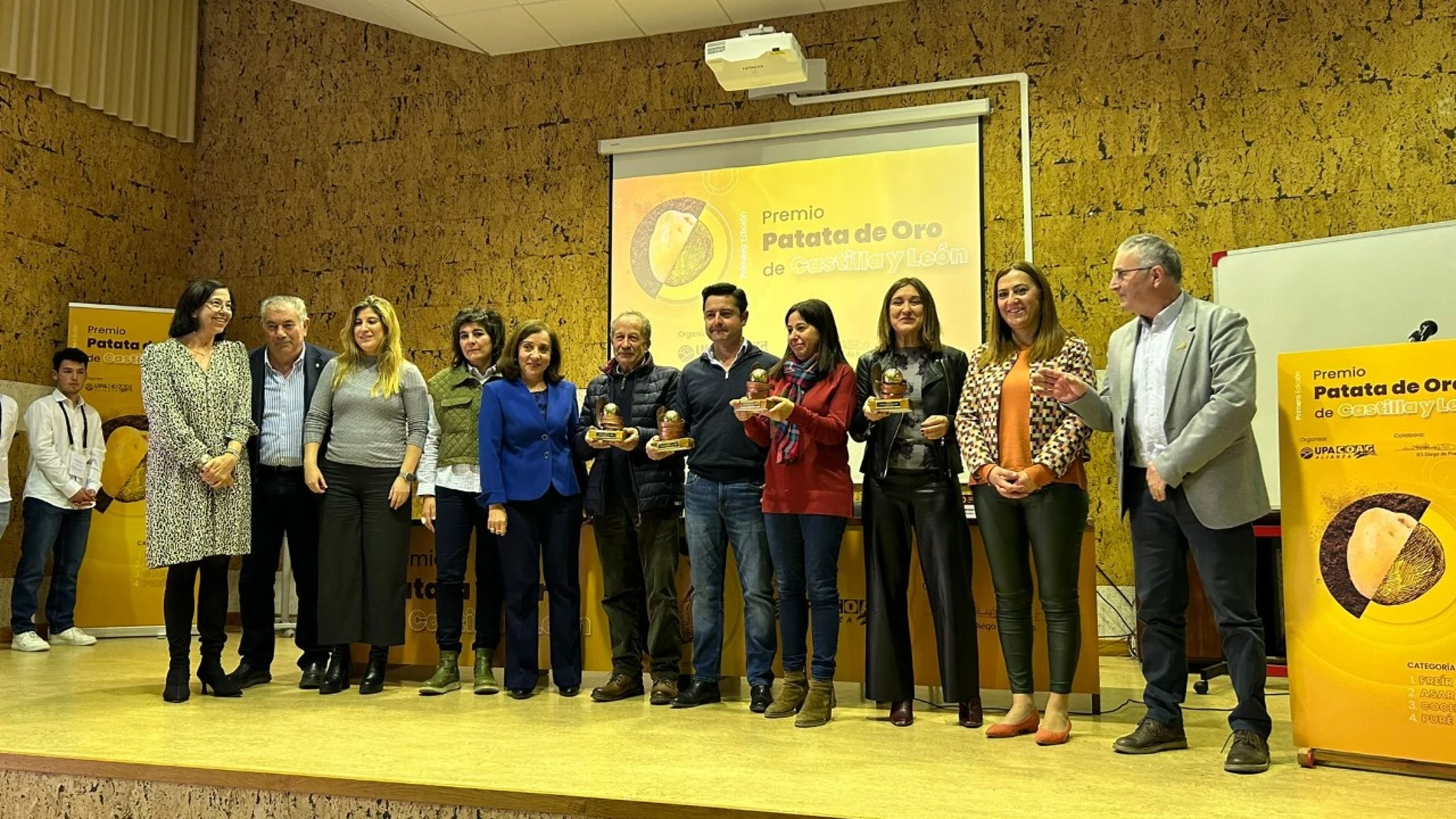 Ganadores del Concurso Patata de Oro junto a Barcones, Raquel Alonso, Alicia Villar, Aurelio González y Lorenzo Rivera