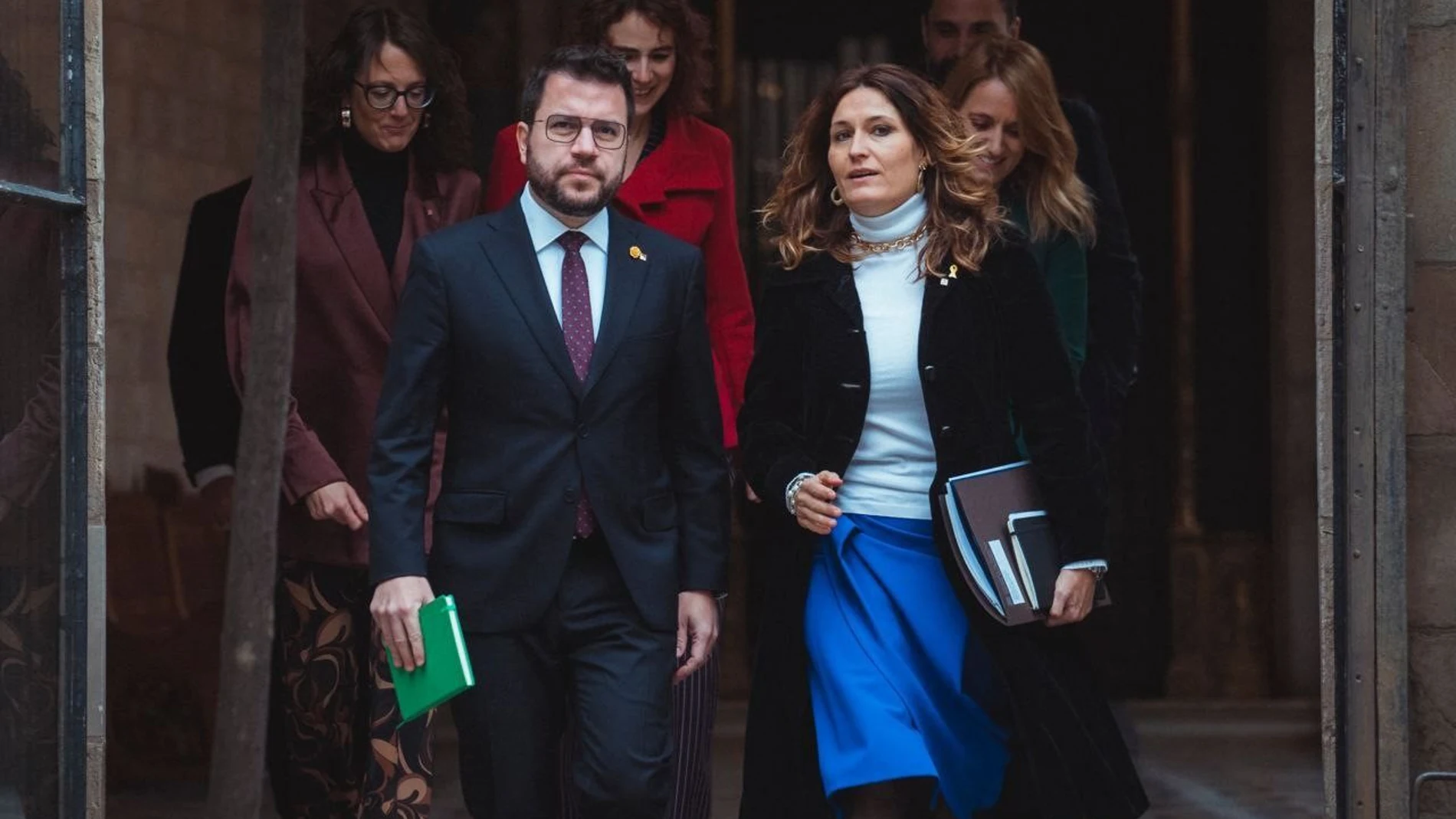 Pere Aragonès acompañado de la vicepresidenta Laura Vilagrà antes de la reunión del Govern
