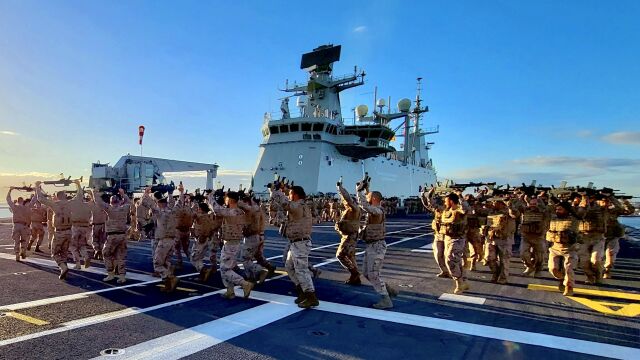 Infantes de Marina a bordo del "Juan Carlos I"