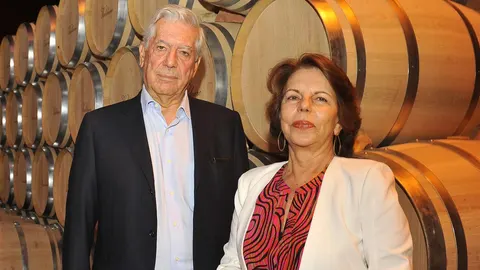 Mario Vargas Llosa y Patricia Llosa viajan juntos a París en medio de los rumores de una posible reconciliación