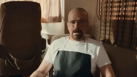 Bryan Cranston vuelve a meterse en la piel de Walter White