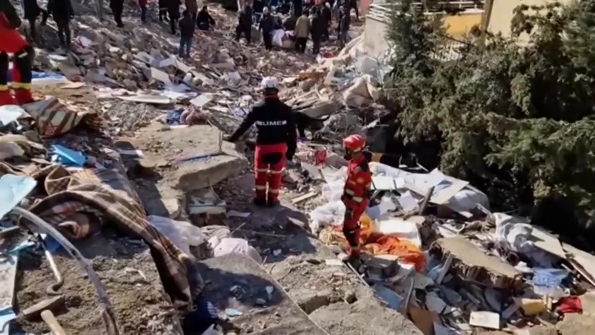 Búsqueda de supervivientes tras los terremotos en Turquía y Siria