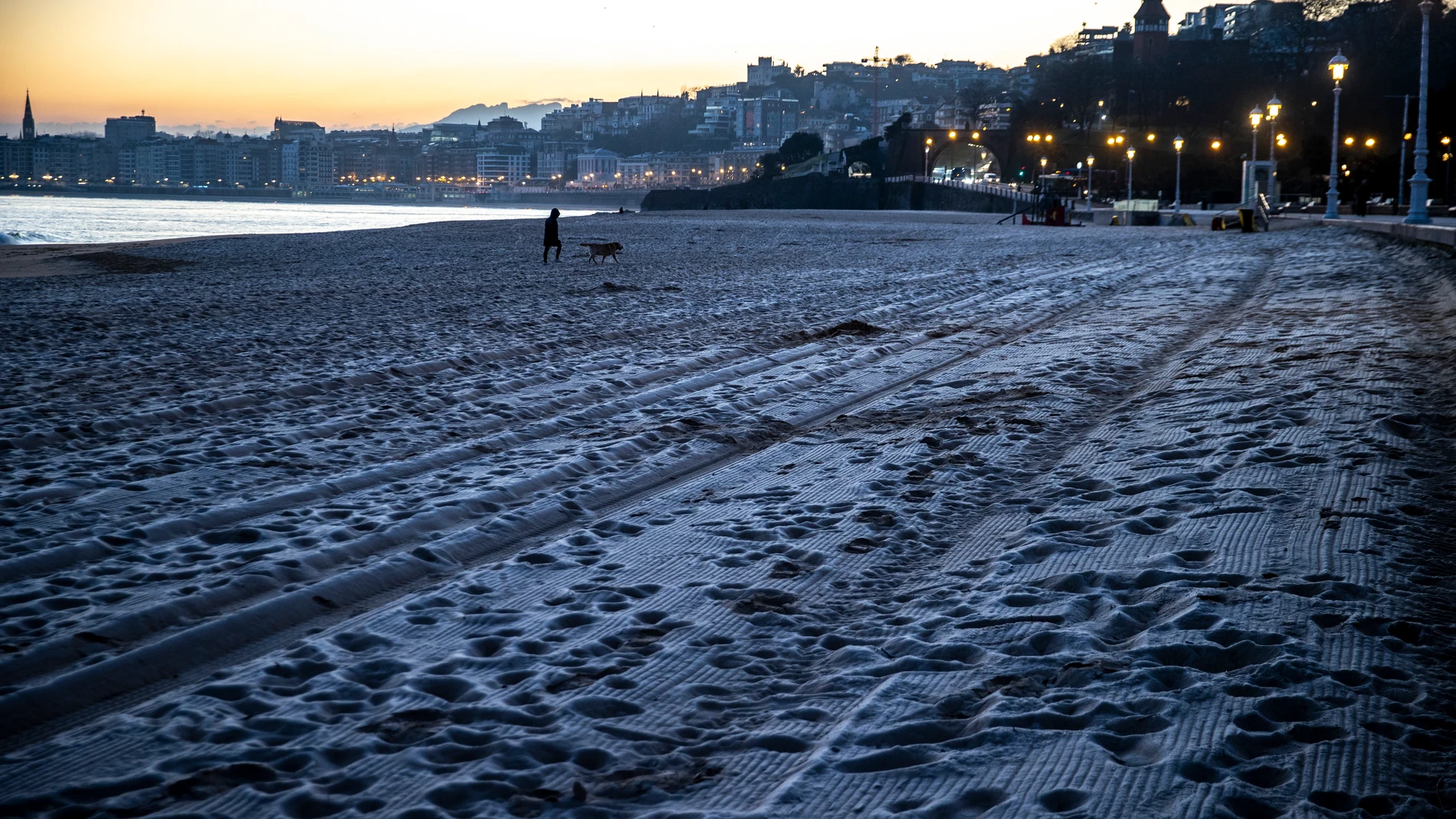 Imagen de archivo de la playa de Ondarreta de San Sebastián