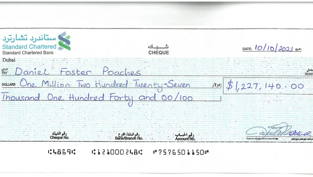El cheque falso que el estafador Foster envió a David