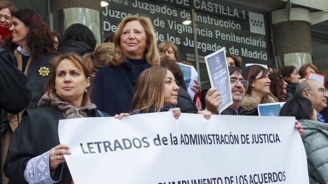 Concentración de letrados judiciales el pasado jueves en los juzgados de Plaza de Castilla (Madrid)