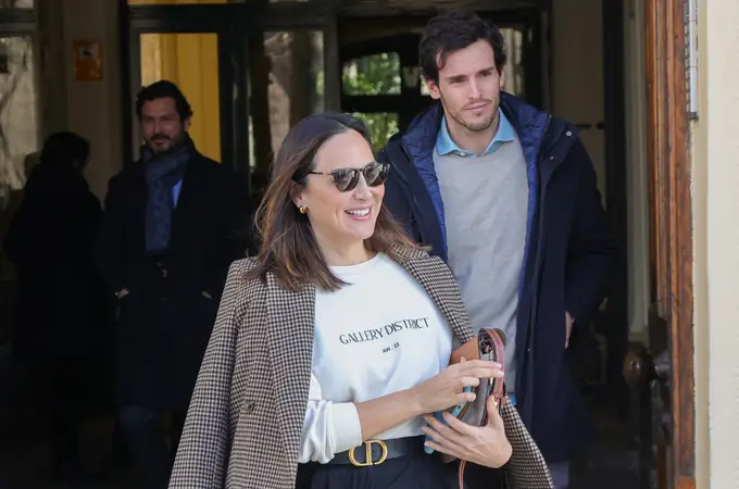 Este es el look casual (con blazer oversize) con el que Tamara Falcó conquista las calles de Madrid