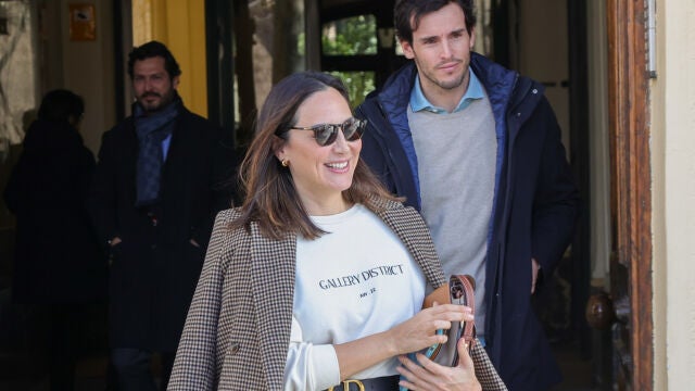 Este es el look casual (con blazer oversize) con el que Tamara Falcó conquista las calles 