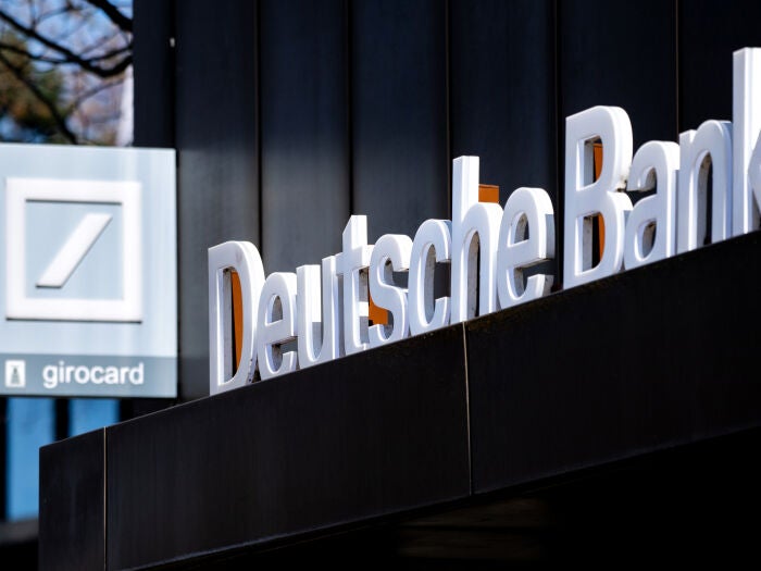 Economía.- Deutsche Bank revisa sus actividades de venta de derivados y toma medidas tras los fallos detectados