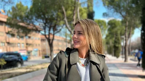 Amelia Bono con look básico para este lunes.
