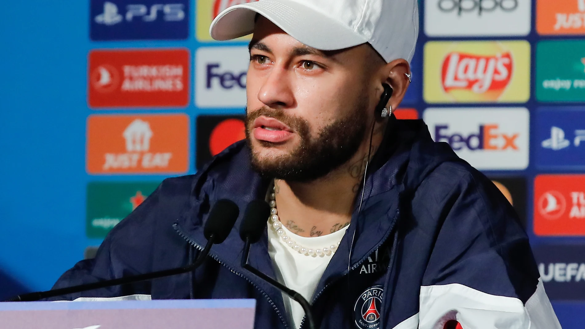 Paris (France), 13/02/2023.- PSG player Neymar attends a press conference at the Parc des Princes stadium in Paris, France, 13 February 2022. PSG will play against FC Bayern Munich on 14 February 2023 in the Round of 16 of the UEFA Champions League. (Liga de Campeones, Francia) EFE/EPA/TERESA SUAREZ