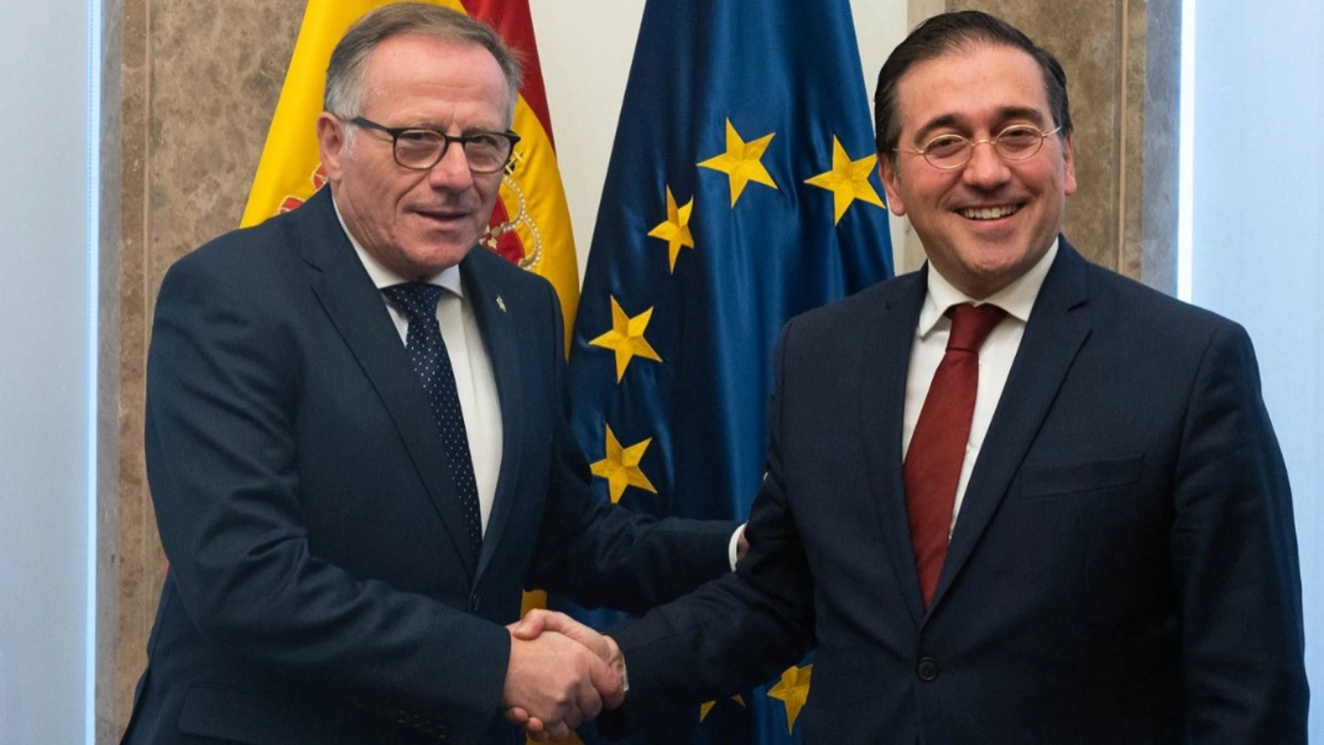 Albares aborda con los presidentes de Ceuta y Melilla el calendario para la apertura gradual de las aduanas