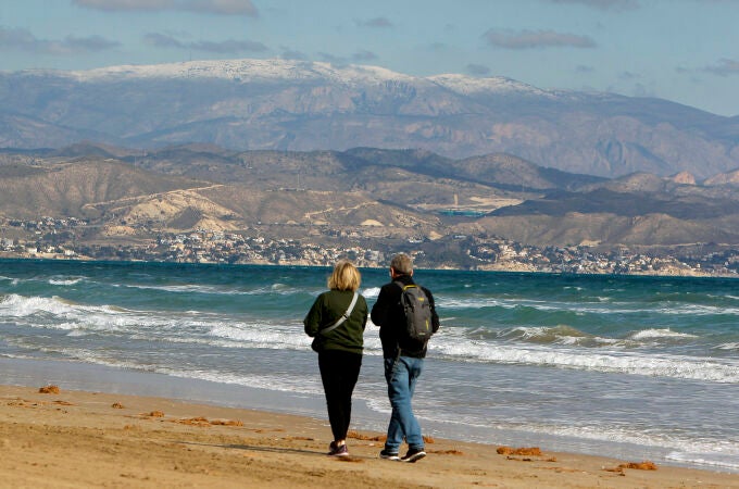 Nieve en la sierra de Aitana de Alicante