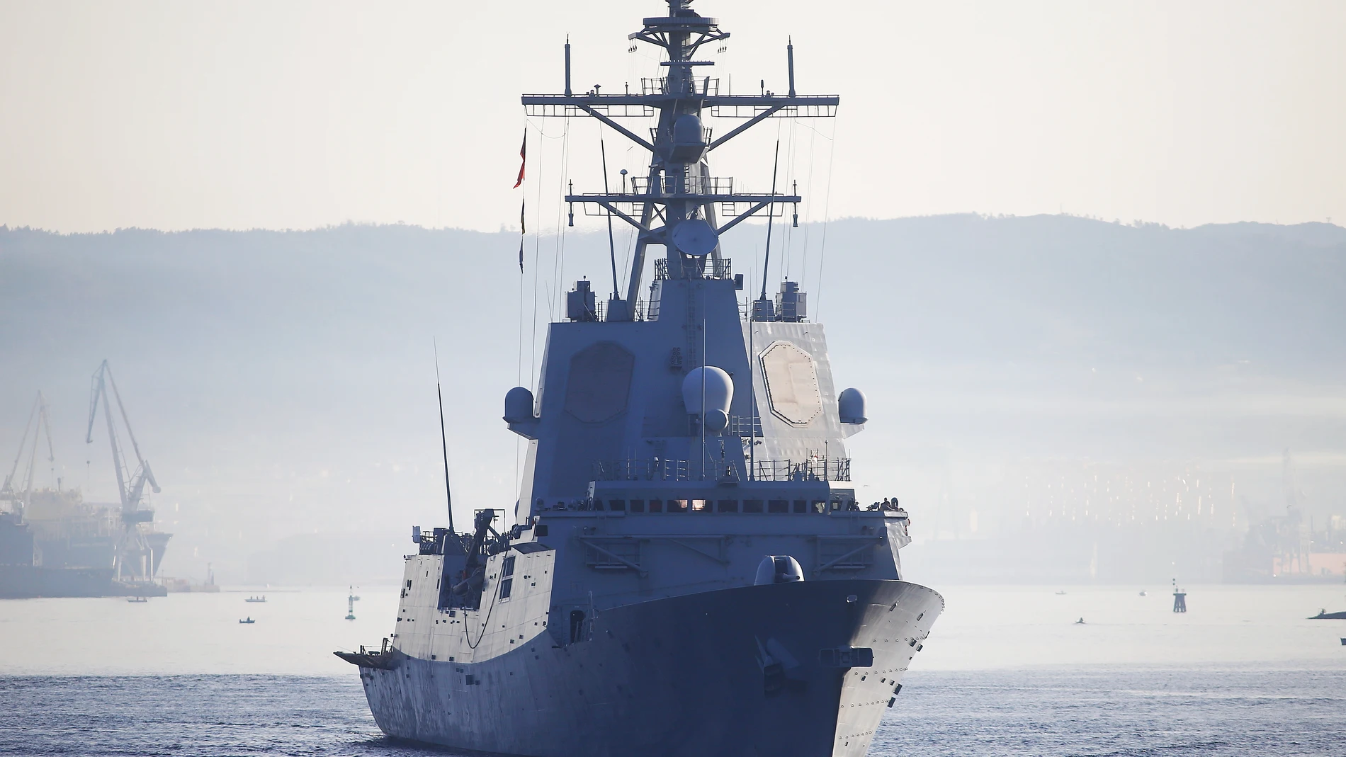 AMP.-La fragata 'Álvaro de Bazán' zarpa de Ferrol para integrarse con un grupo permanente de la OTAN en el mar del Norte