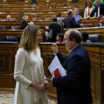 La candidata del PP a la Alcaldía de Ávila, Alicia García, mantiene un encuentro con el ministro Iceta, en el Congreso de los Diputados