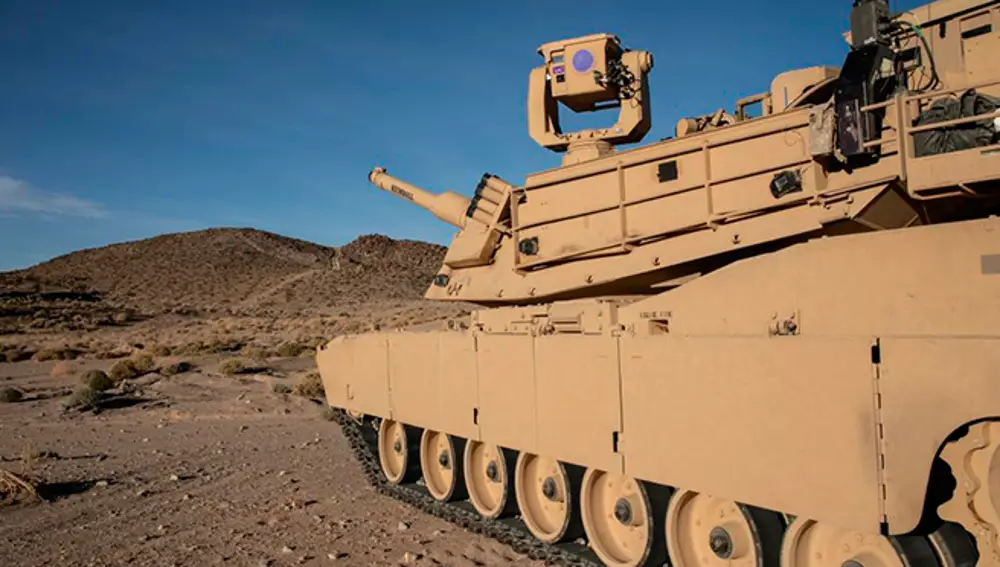 Tanque M1 Abrams con el sistema ATLAS en las maniobras Project Convergence 2022.