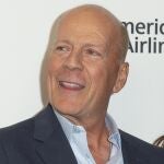 EEUU.- La familia de Bruce Willis informa de que el actor padece demencia frontotemporal