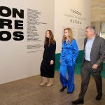 La viceconsejera de Acción Cultural, Mar Sancho, presenta la exposición 'Concretos', con la delegada territorial, Ester Muñoz y el director del MUSAC, Álvaro Rodriguez