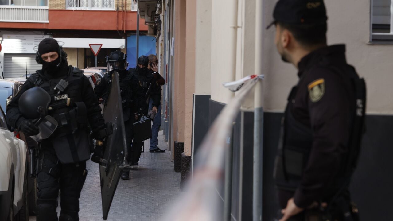 Hallan Muerto De Un Tiro En El Pecho Al Hombre Atrincherado En Alaquàs