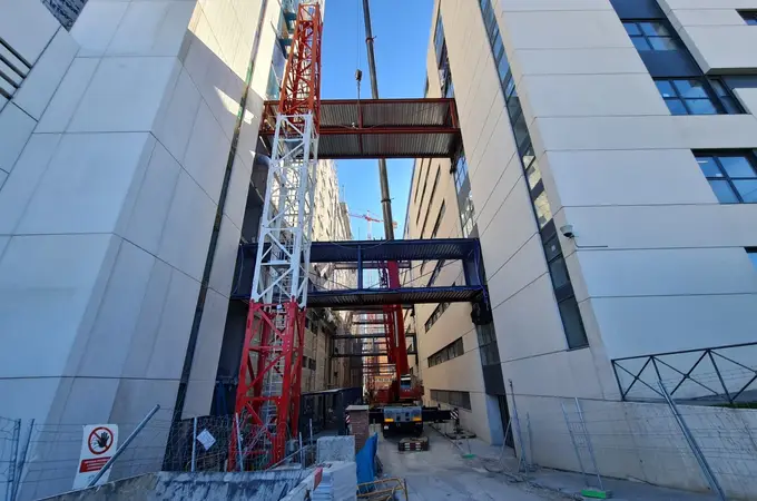 15 pasarelas de 15 metros para conectar en altura el Hospital 12 de Octubre de Madrid