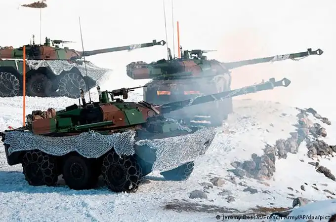 Francia anuncia el envío de tanques ligeros AMX-10 a Ucrania