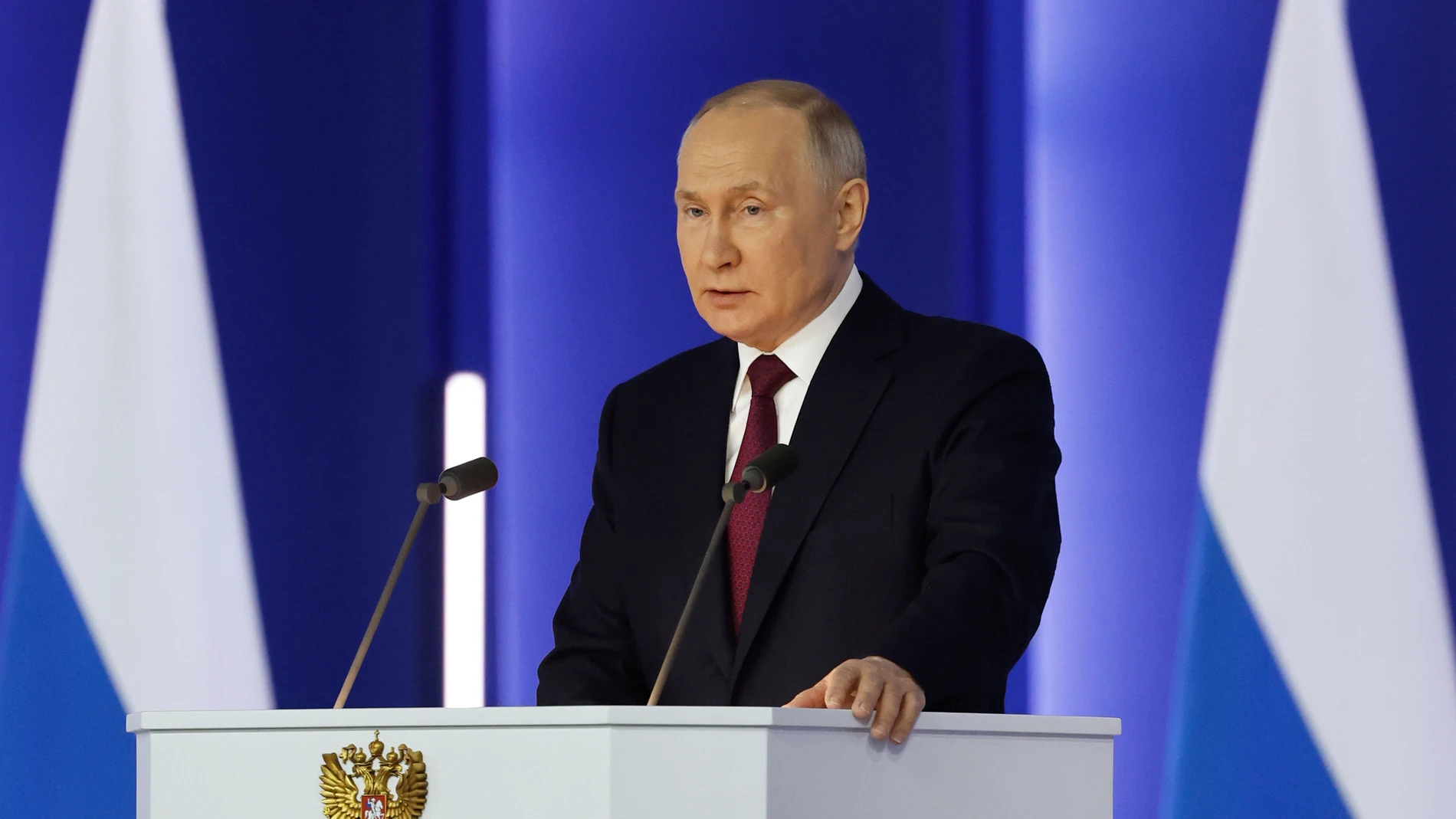 Moscow (Russian Federation), 20/02/2023.- Russia's President Vladimir Putin delivers his annual address before the Federal Assembly at the Gostiny Dvor conference center in Moscow, Russia, 21 February 2023. 'The goal of the West is to inflict a strategic defeat on Russia, to end us once and for all. We will react accordingly, because we are talking about the existence of our country', Putin said during his state of the nation address. About 1,200 people, including lawmakers of Russia'Äôs two-chamber parliament, Government members, heads of the Constitutional and Supreme court, and regional governors, were invited to attend the event. (Rusia, Moscú) EFE/EPA/DMITRY ASTAKHOV / SPUTNIK / GOVERNMENT PRESS SERVICE POOL MANDATORY CREDIT 