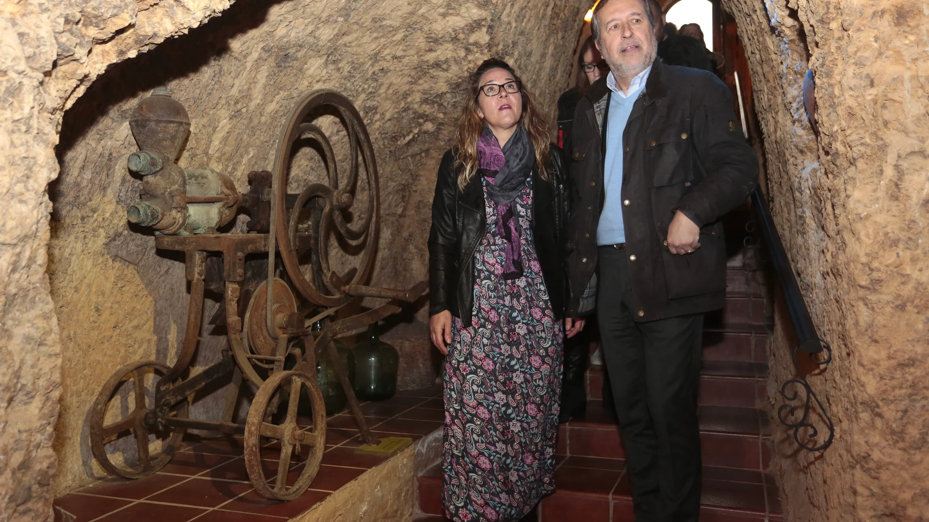 El director general de Turismo, Ángel González, visita la futura Ruta del Vino en Valdevimbre