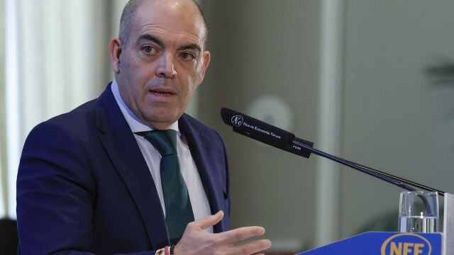 El presidente de la Federación de Autónomos ATA y vicepresidente de CEOE, Lorenzo Amor, participa en el desayuno informativo del Fórum Europa este martes en Madrid.