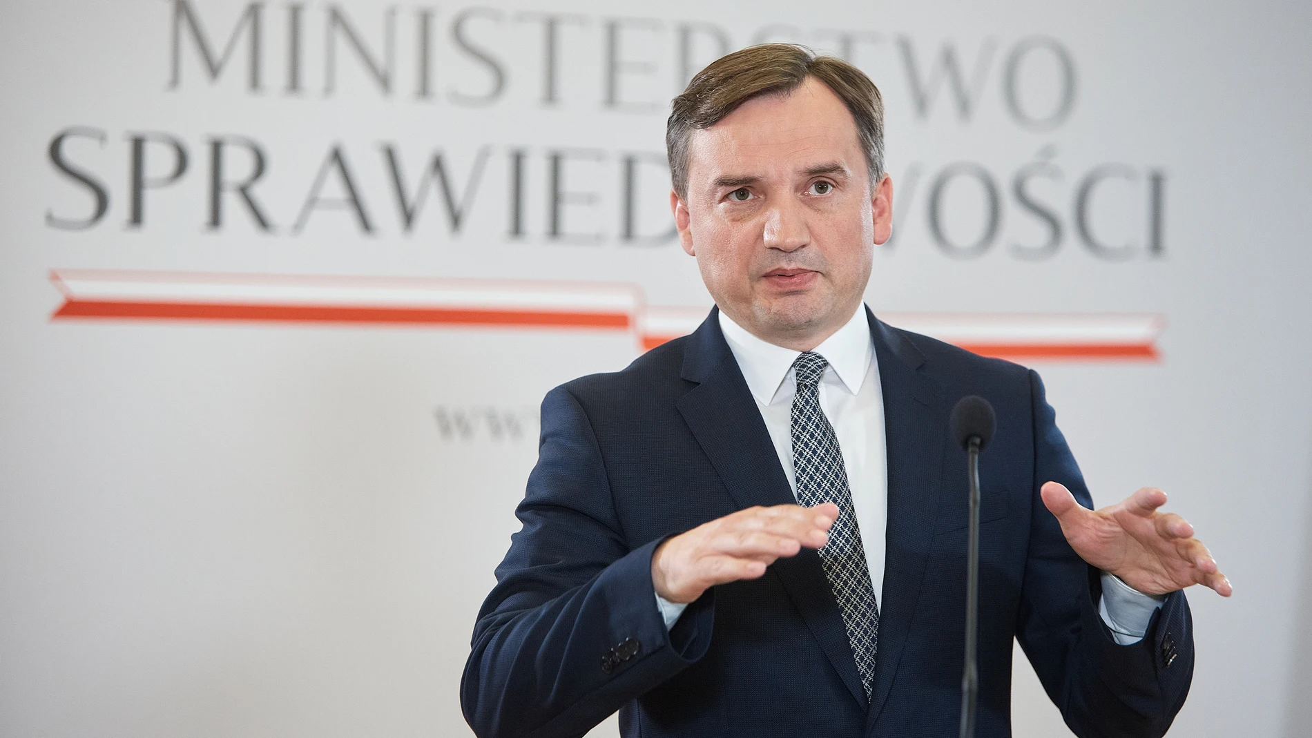 Polonia/España.- Un ministro polaco advierte de que la izquierda está legalizando legalizando la zoofilia en España