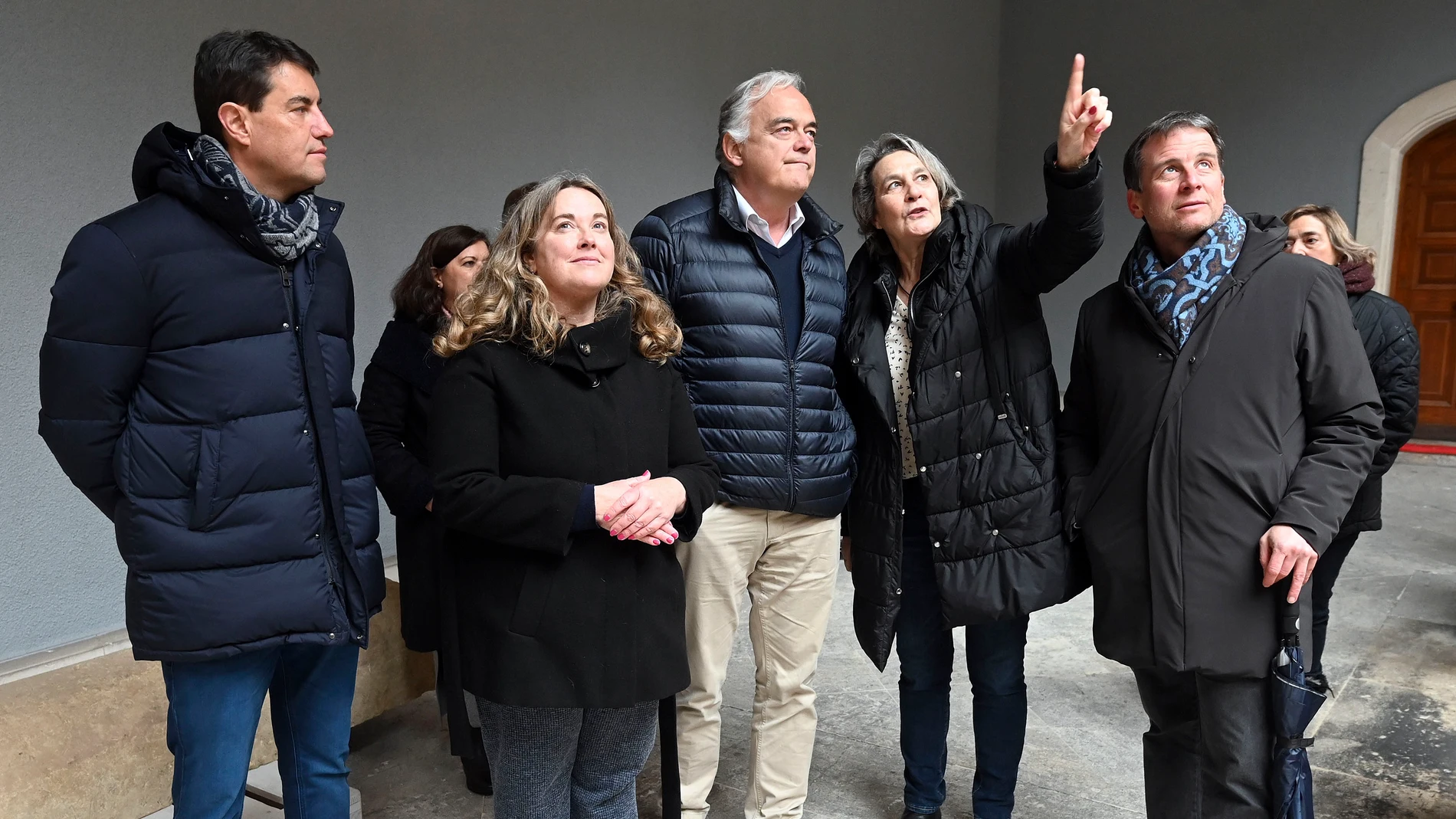 González Pons visita el Museo de la Evolución Humanda junto a Ayala, Ibañez y Borja Suárez