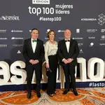Elisa Tarazona y Alberto de Rosa con Pedro J Ramírez en el evento TOP100 Mujeres líderes
