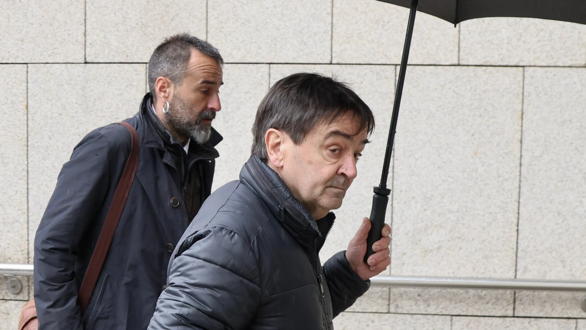 El exjefe de ETA, Iñaki de Rentería (d), acude a los juzgados por su implicación en el secuestro y asesinato de Miguel Ángel Blanco en 1997