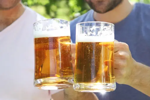 Esta es la verdadera relación entre el consumo de cerveza y los cálculos renales