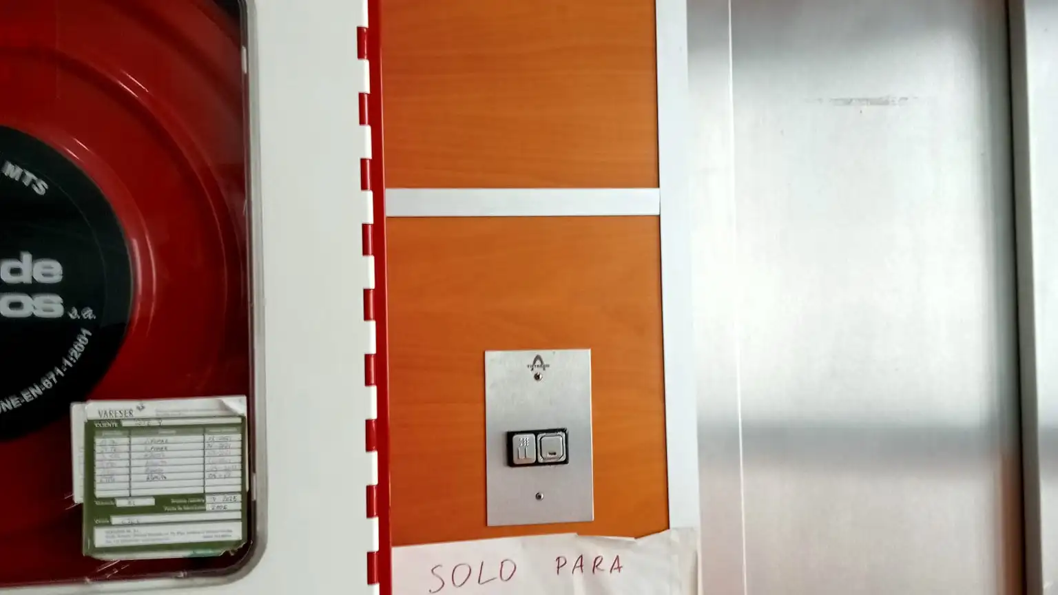 Imagen del ascensor del centro