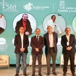Mesa de reflexión sobre políticas y estrategias públicas de cuidados celebrada en Villardeciervos