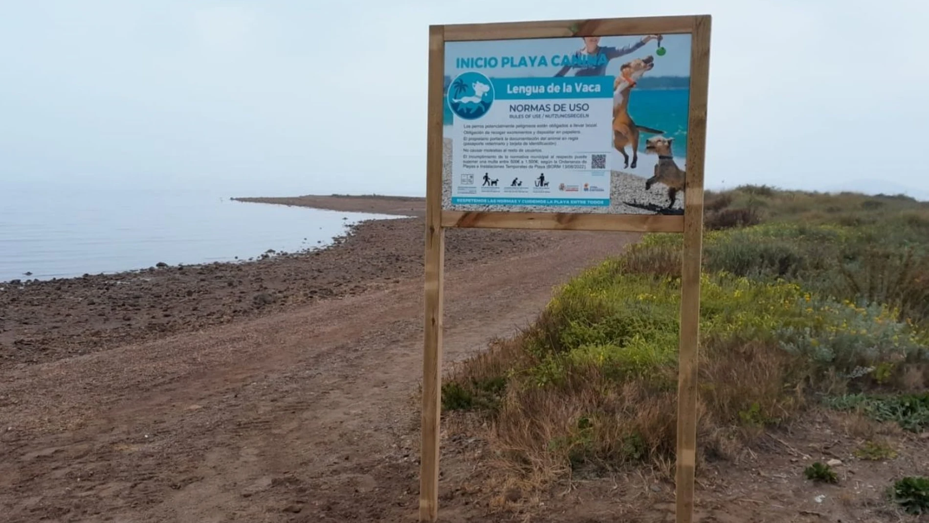 Las tres playas caninas de Cartagena ya están señalizadas