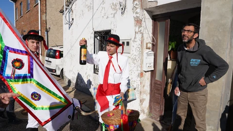 La Barrosa, rito celtíbero en Soria para despedir el Carnaval.Daniel Serini y Adrián Gómez han sido los barroseros que han amenizado la fiesta ancestral