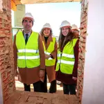 Suárez-Quiñones visita junto a Ester López una vivienda para rehabilitar en Astorga (León)