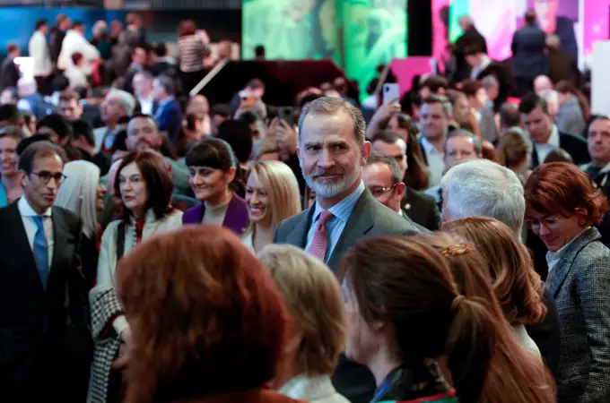 Felipe VI en el Mobile World Congress de Barcelona, entre el tren bala y los avatares 3D